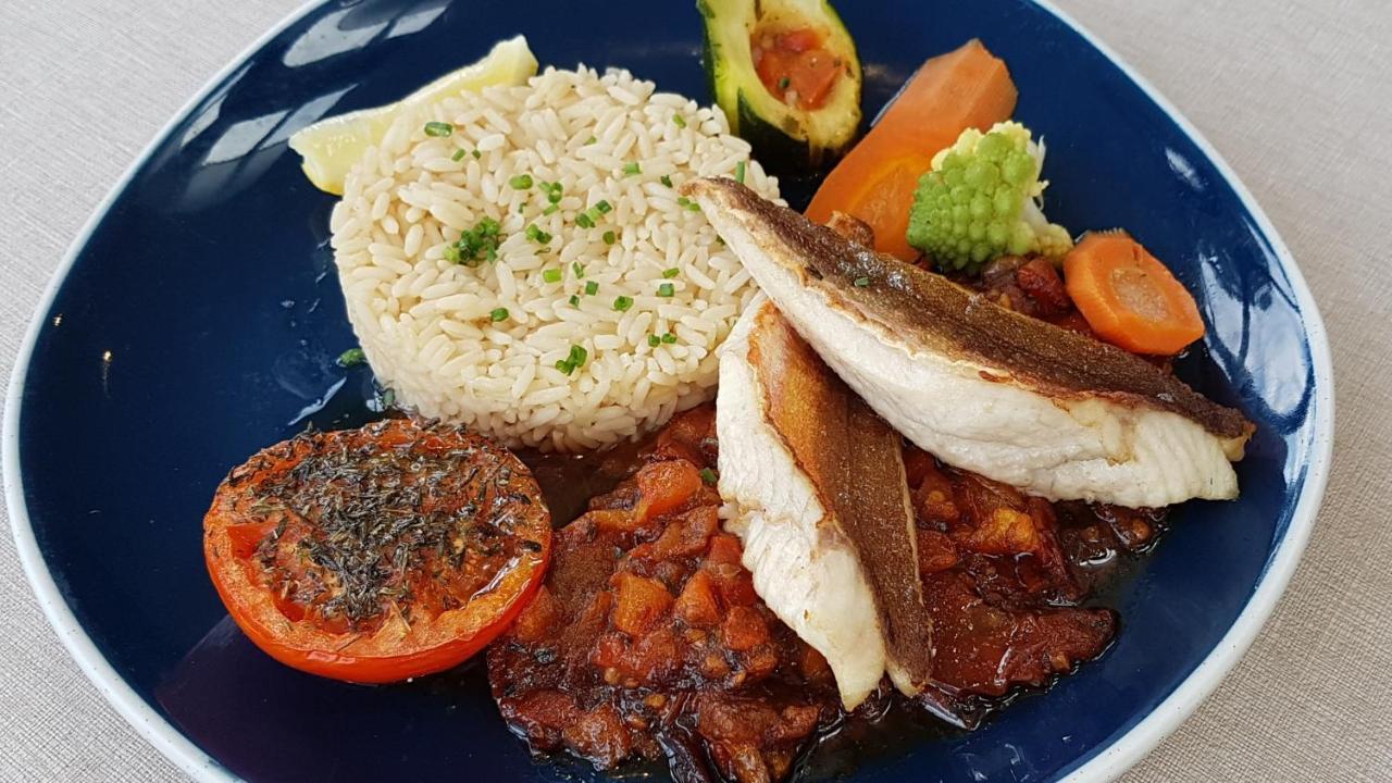 Logis - Hotel Restaurant La Sapiniere Wisques المظهر الخارجي الصورة